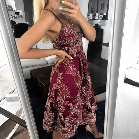 🆕 BURGUNDY GOLD EMBROIDERED MIDI DRESS! - Picture 6 of 11